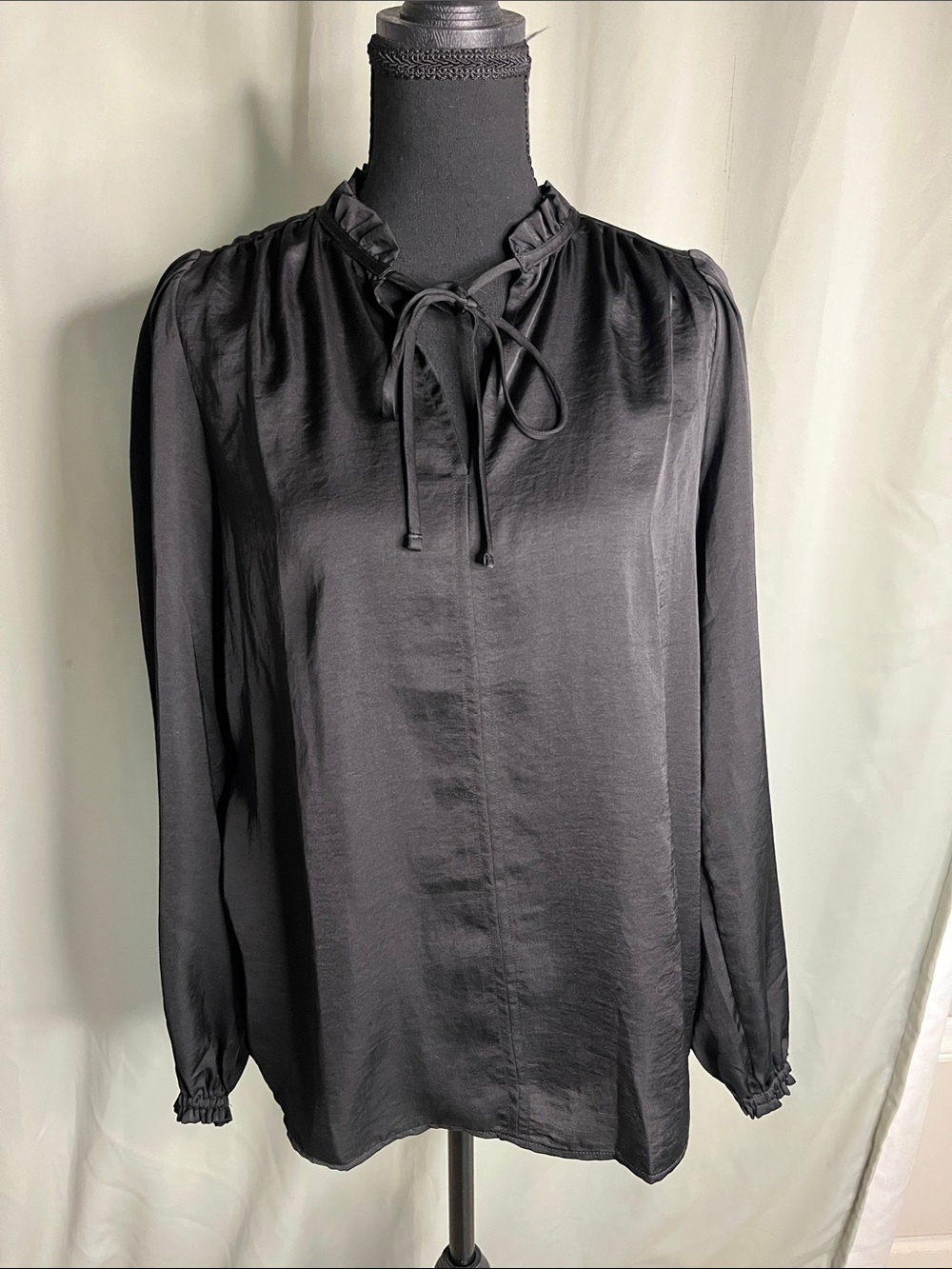NWT LOFT  Ruffle Tie-Neck Long Sleeve Blouse SMALL